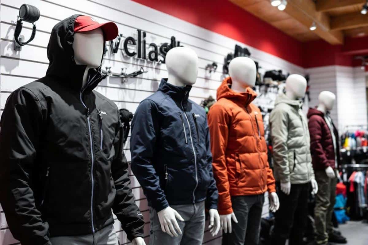 Marques de vêtements techniques pour la montagne : randonnée, ski et alpinisme