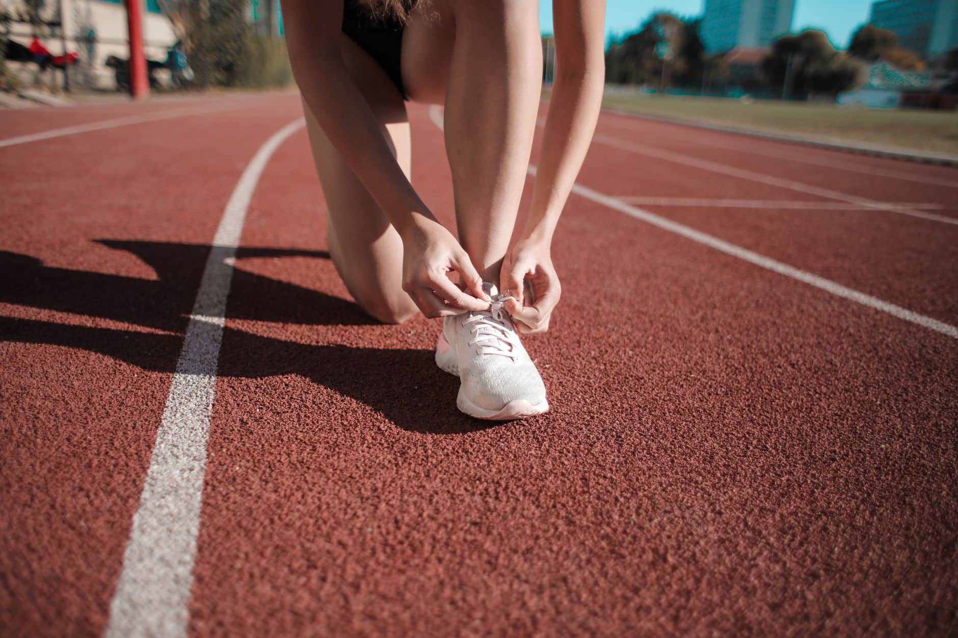 Chaussures de course Decathlon Kiprun alignées en magasin