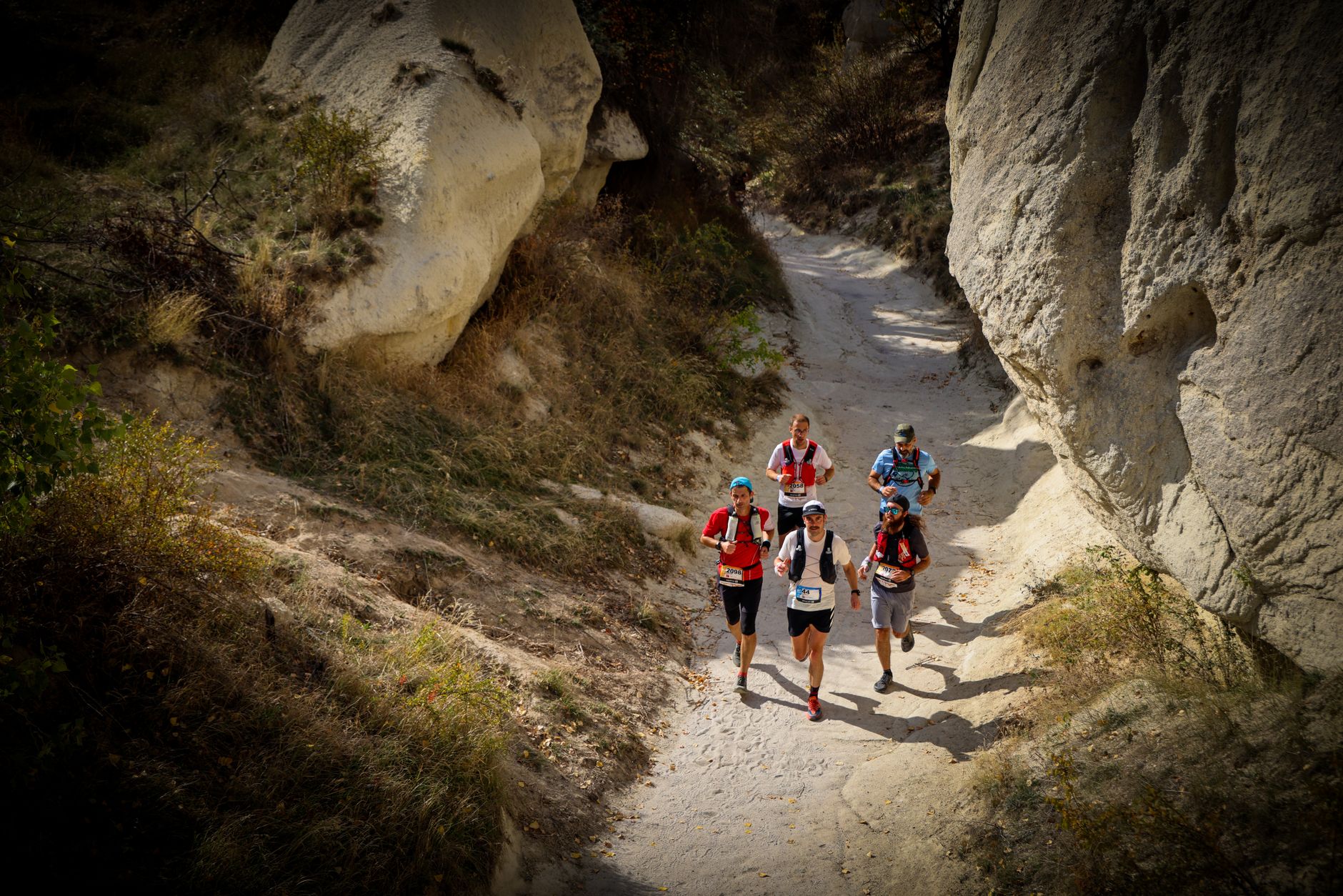 Comparatif meilleures chaussures de trail 2026 sur sentier rocheux