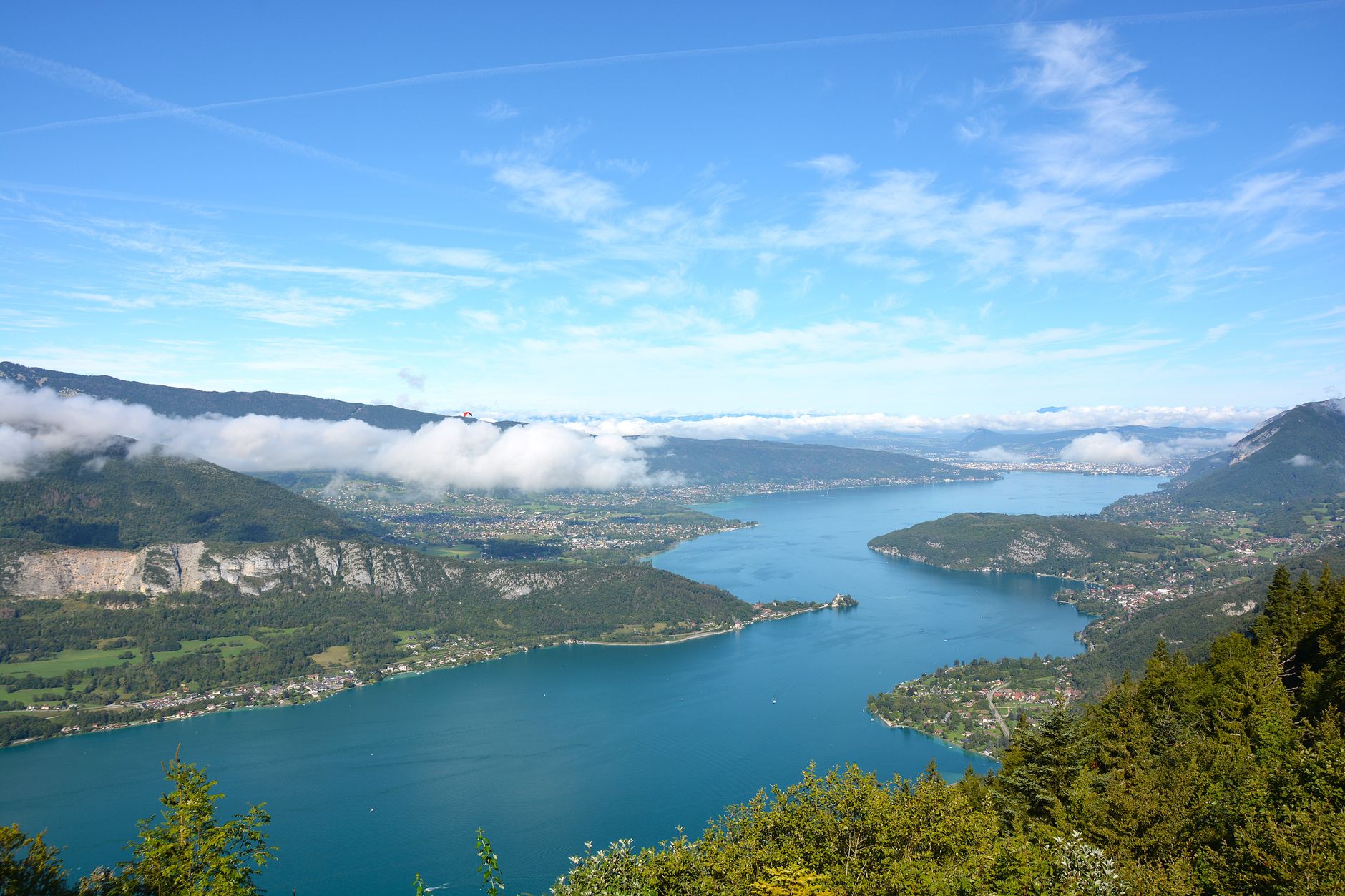 Profil altimétrique du parcours semi-marathon Annecy avec lac et montagnes